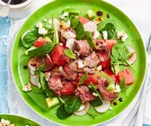Spinat-Wassermelonen-Salat mit Rindfleisch
