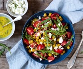 Auberginen-Tomaten-Salat mit Kichererbsen und Feta