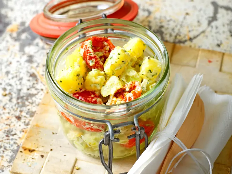 Kartoffelsalat mit Basilikummayonnaise
