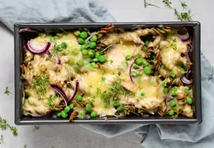 Erbsenpasta-Auflauf mit Zitronen-Béchamelsauce