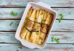 Vegetarischer Spargelauflauf mit gegrillter Aubergine