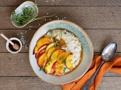 Cremiges Frühstück mit reichlich Eiweiß. I Foto: Alina Wohldorf