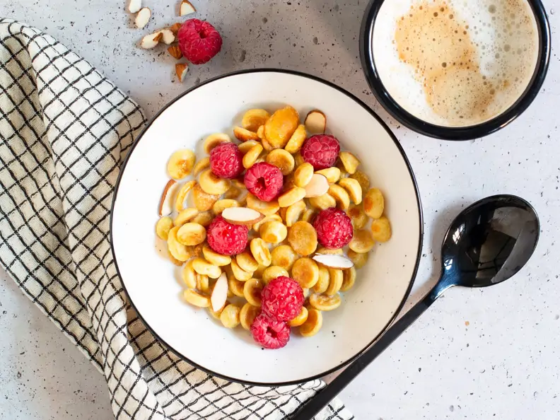 Pancake Cereal mit Beeren