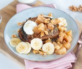 French Toast mit Quark, Nüssen und Zimt-Birnen