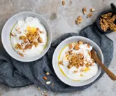Honig-Skyr mit Nüssen
