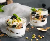 Brombeer-Pistazien-Joghurt