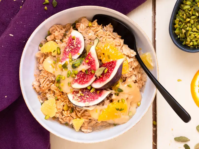 Orientalisches Porridge mit Orangen und Feigen