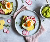 Avocado-Smørrebrød mit Ei