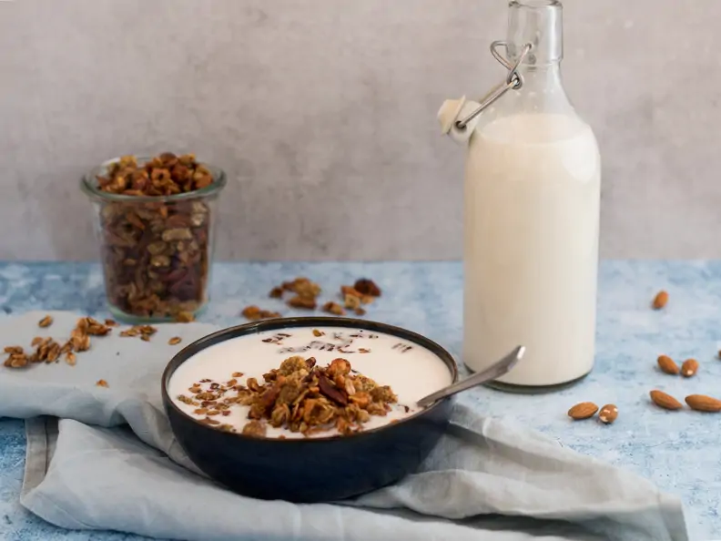 Granola mit Maulbeeren