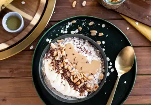 Overnight-Oats mit Banane und Erdnussmus