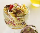 Nudelsalat mit Artischocken