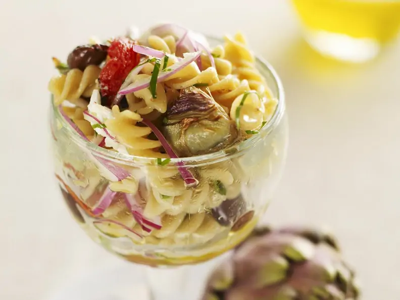 Nudelsalat mit Artischocken