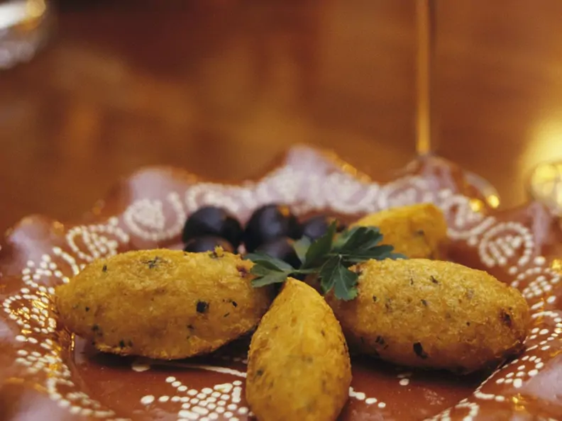 Stockfisch-Kartoffel-Bällchen auf portugiesische Art