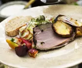 Lammbraten mit buntem Gemüse