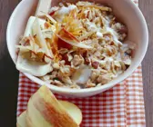 Bircher Müsli mit Äpfeln und Möhren