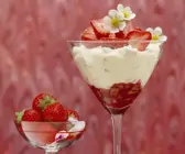 Rhabarber-Erdbeer-Dessert