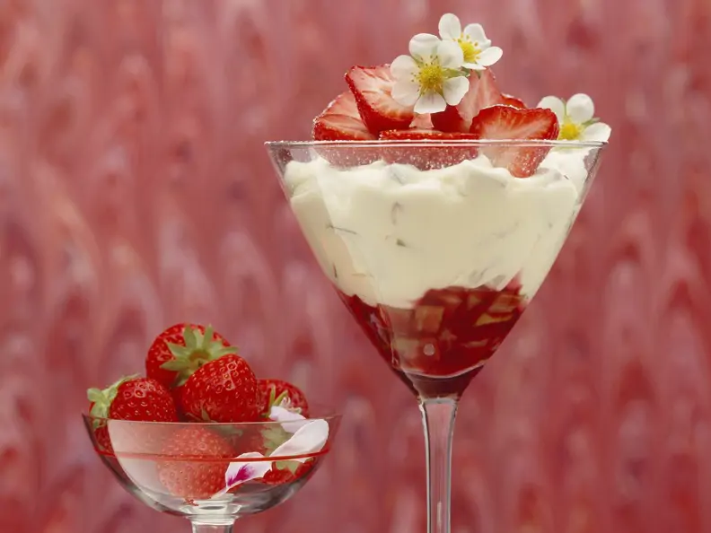Rhabarber-Erdbeer-Dessert