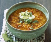 Suppe aus roten Linsen
