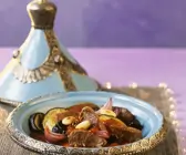 Lamm mit Gemüse und Mandeln aus der Tajine