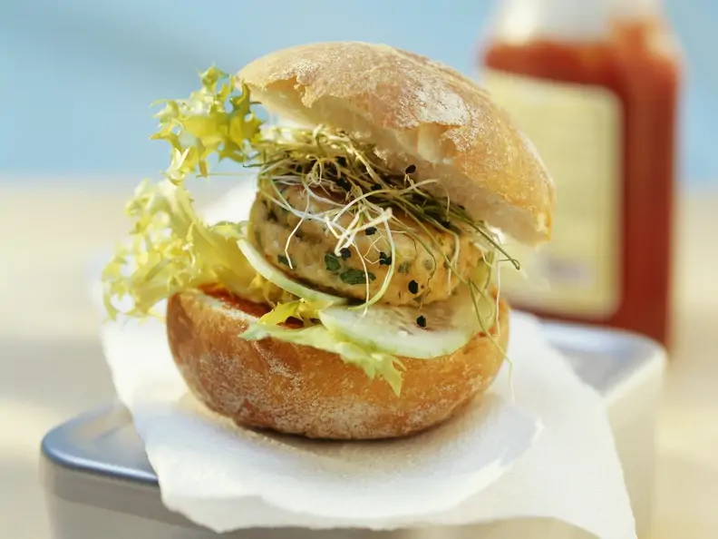 Hähnchenburger mit Sprossen