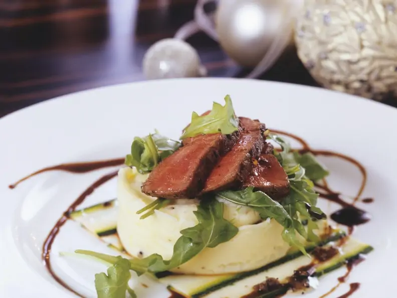 Rinderfilet mit Kartoffelpüree und Trüffeldressing