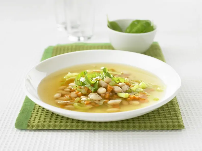 Bohnen-Gemüse-Suppe auf italienische Art