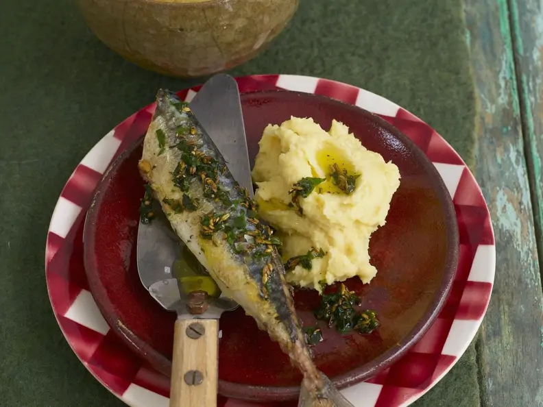 Makrele mit Püree aus Linsen und Petersilienwurzel