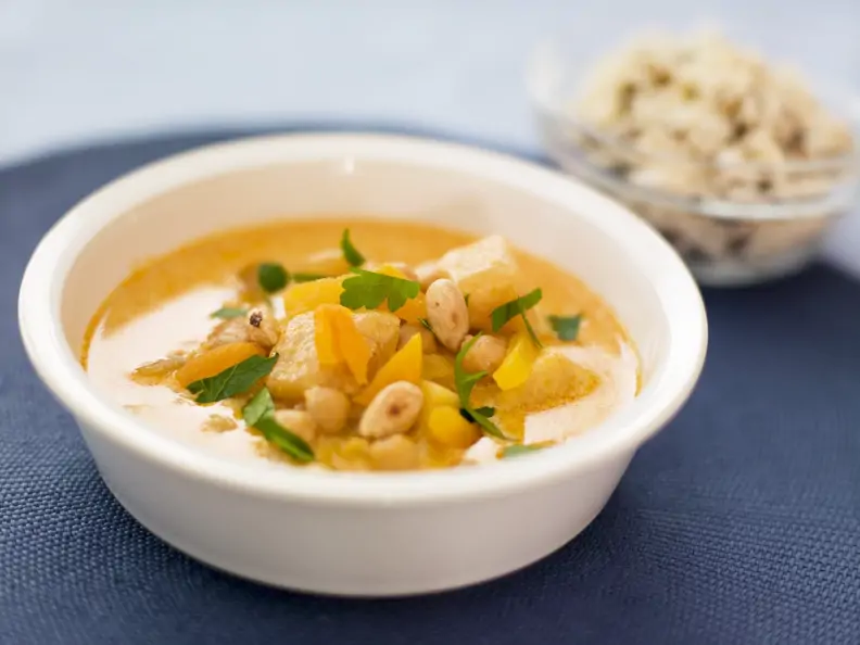 Kichererbsen-Aprikosen-Curry mit Mandeln