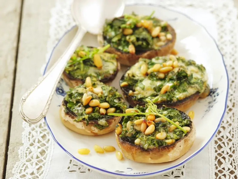 Champignons gefüllt mit Rucola und Gorgonzola