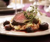 Braten vom Rind mit Kartoffelbrei