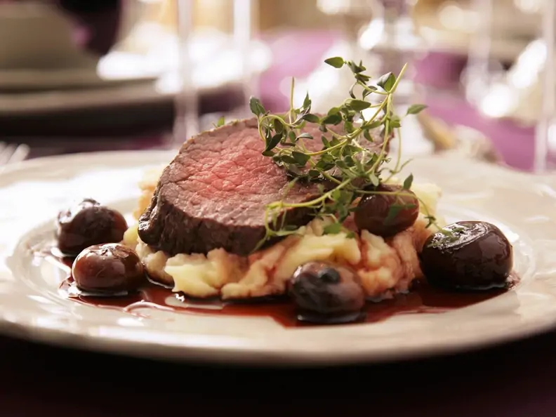 Braten vom Rind mit Kartoffelbrei