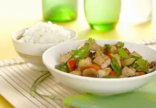 Gemüse und Tofu aus dem Wok