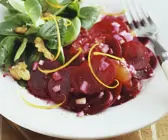Rote-Bete-Orangen-Salat an Rapunzel mit Walnüssen
