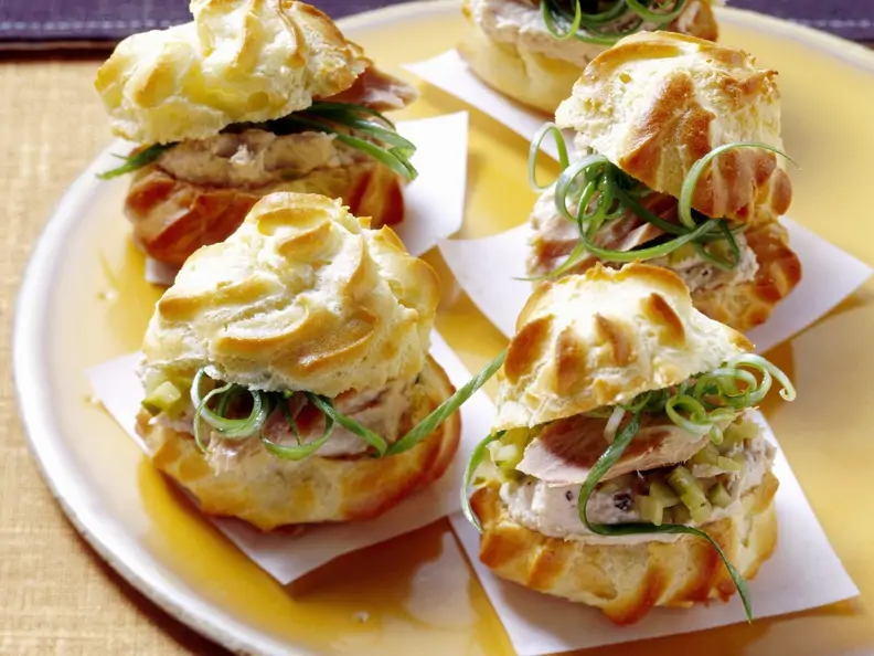Pikante Windbeutel mit Thunfisch