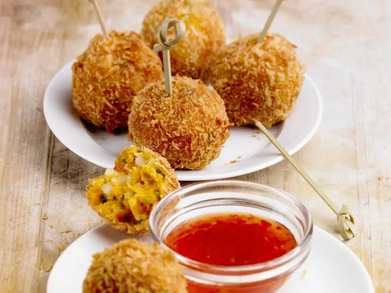 Shrimps-Süßkartoffel-Klößchen mit scharfem Dip
