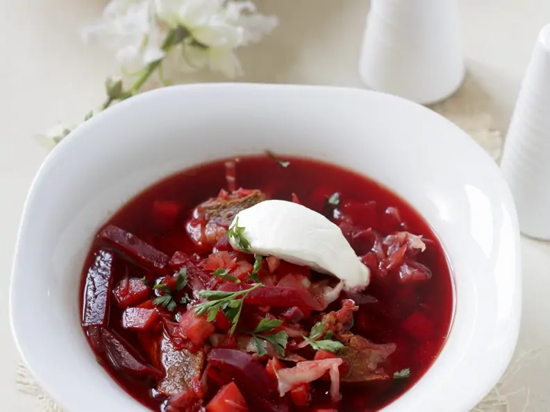 Russische Rote Bete-Suppe