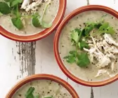 Geflügelsuppe mit Kokos und Linsen