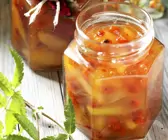Birnen-Apfel-Konfitüre mit Vogelbeeren