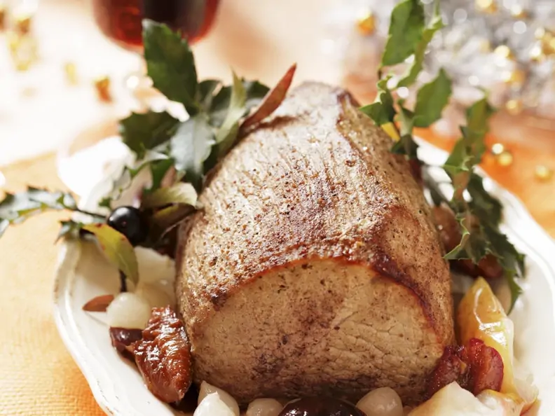 Braten vom Rind mit Früchten