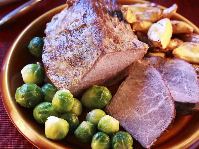 Schinkenbraten mit Sprossenkohl