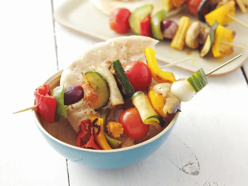 Gemüsespieße mit Pitabrot
