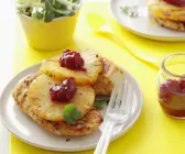 Gegrillte Hähnchenbrust mit Ananas und Cranberrykonfitüre