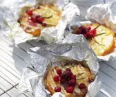 Ziegenkäse mit Cranberries im Ofen gebacken