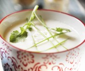 Cremige Blumenkohlsuppe mit Kohlrabi