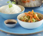 Karottengemüse aus dem Wok mit Glasnudeln