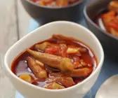 Ladyfingers mit Tomatensoße