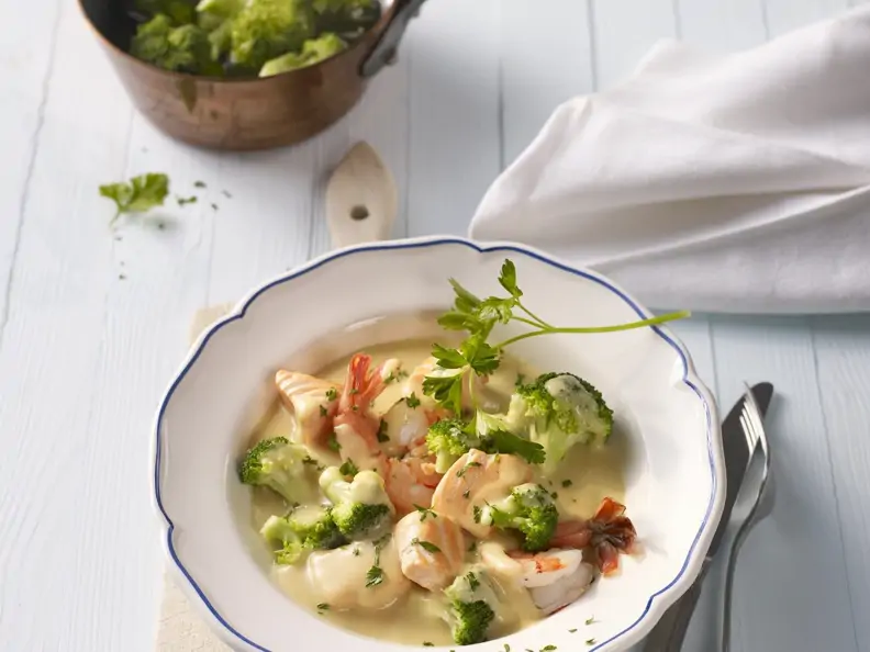 Garnelen-Lachs-Suppe mit Brokkoli