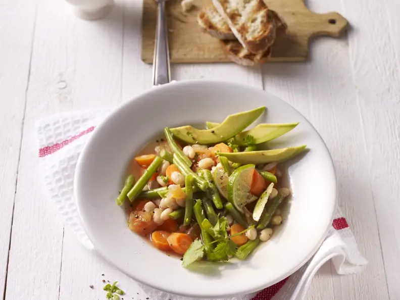 Bohnen-Avocado-Suppe
