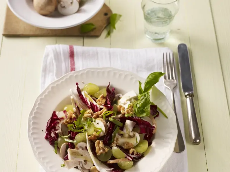 Radicchio-Pilz-Salat mit Trauben