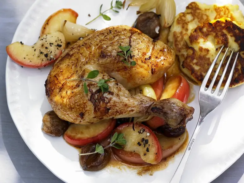 Hähnchen mit Maronen und Äpfeln
